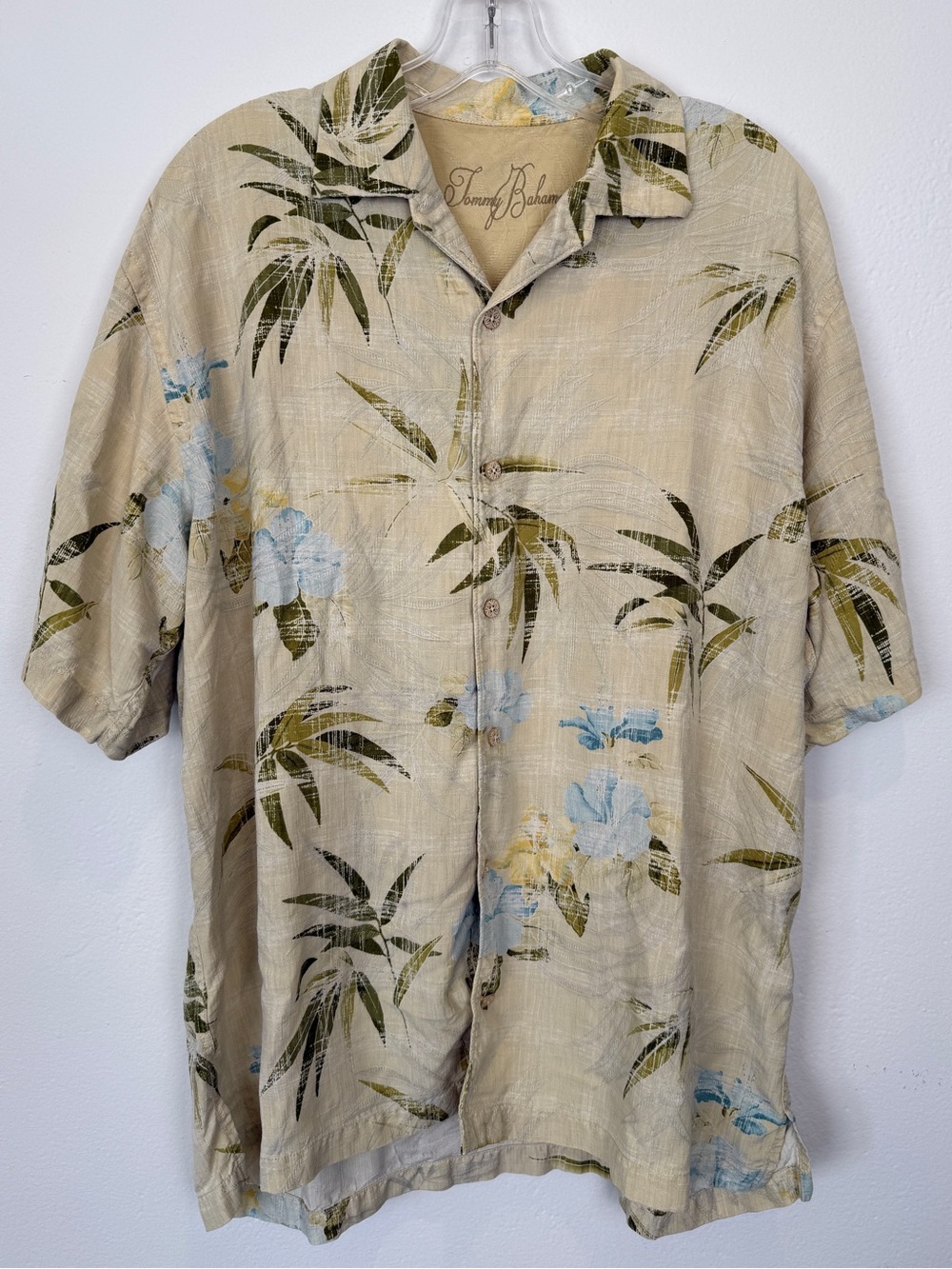Tommy Bahama Size Large 100% Silk Hawaiian Camp Shirt Men's